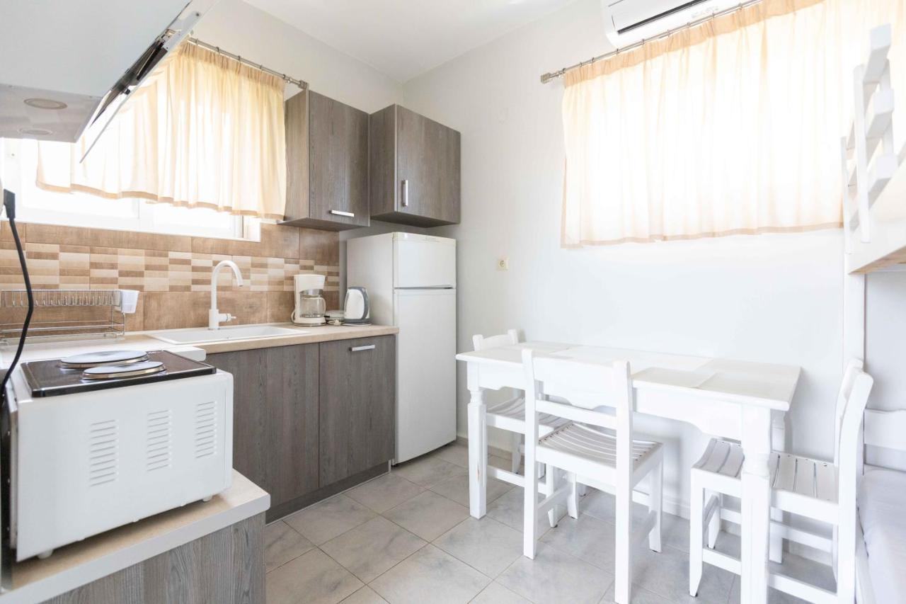 Ferienwohnung Pansion Artemis Mavrovoúnion Exterior foto