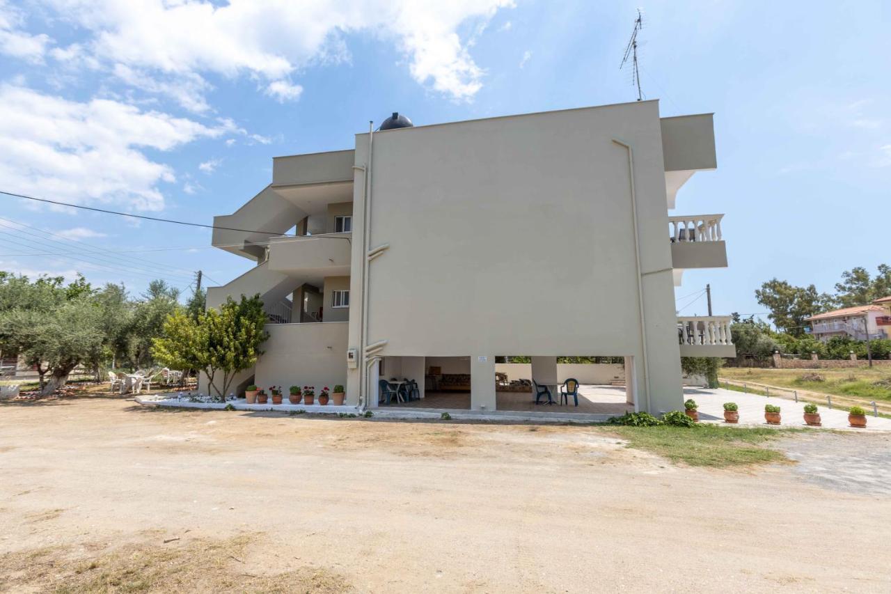 Ferienwohnung Pansion Artemis Mavrovoúnion Exterior foto